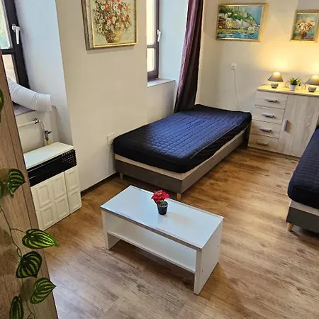 Apartment Artist