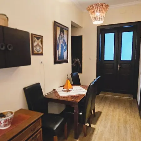 Artist Apartment *